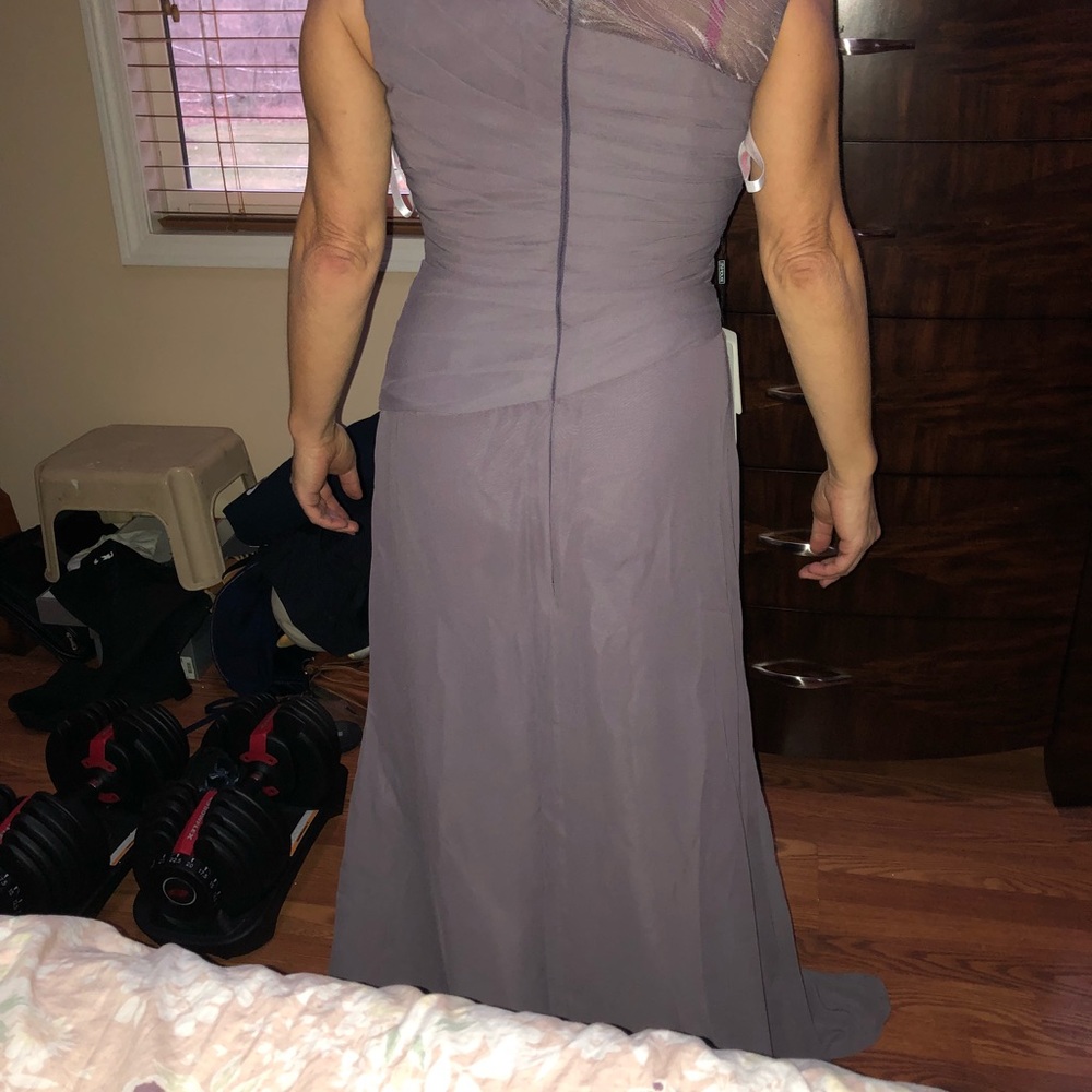 Formal DRESS - Picture 3 of 4